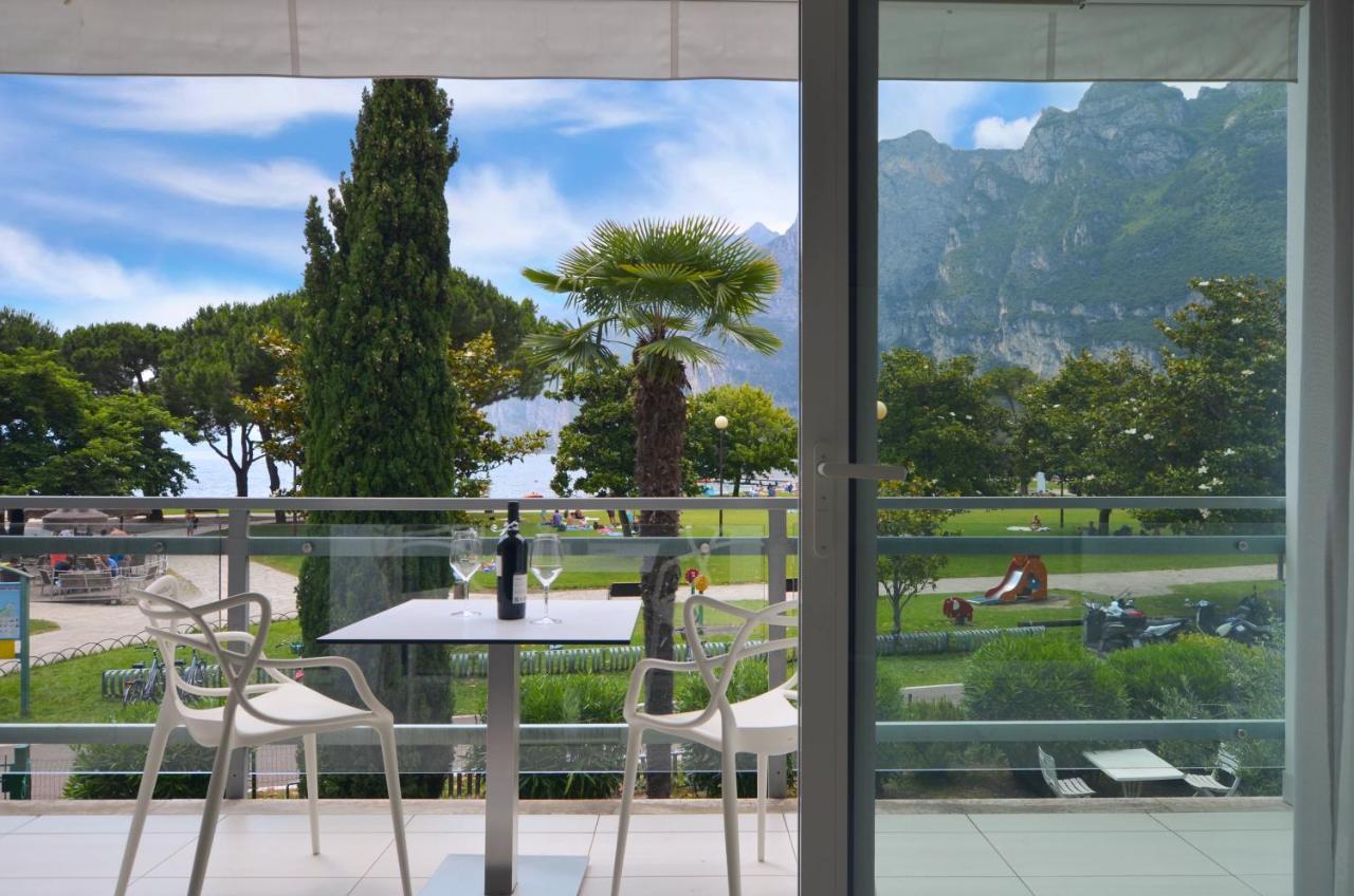 Club Nautico - Phoenix Studio Lake View ริวาเดลการ์ดา ภายนอก รูปภาพ