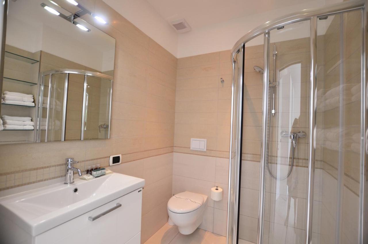 Club Nautico - Phoenix Studio Lake View ริวาเดลการ์ดา ภายนอก รูปภาพ