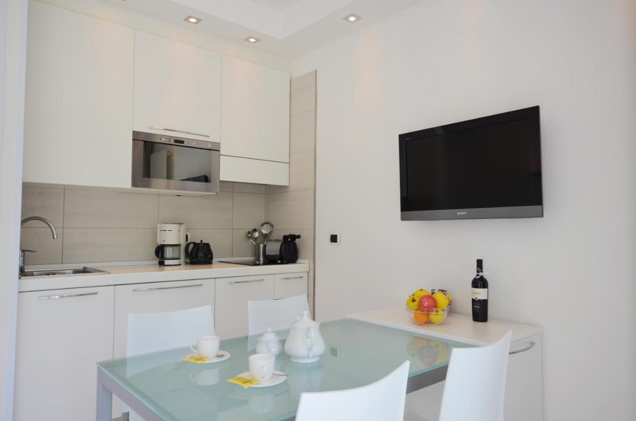 Club Nautico - Phoenix Studio Lake View ริวาเดลการ์ดา ภายนอก รูปภาพ